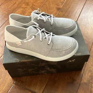 NIB Chaco Chillos Sneakers
